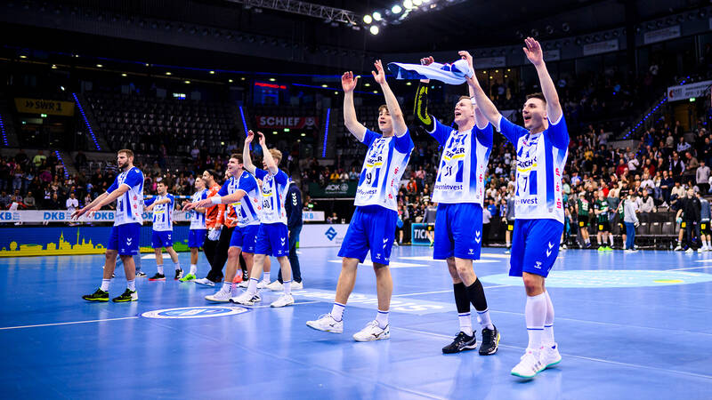 TVB Stuttgart auf dem Spielfeld der Porsche Arena