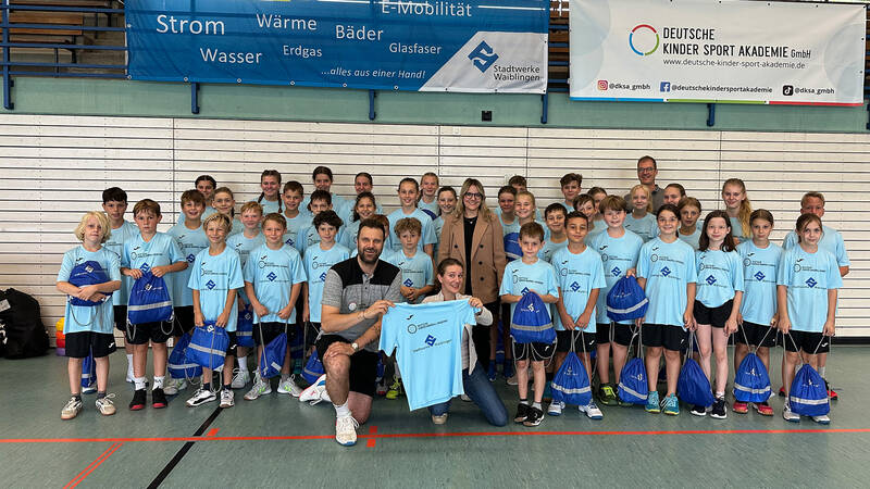 Gruppenfoto des Handballcamps der Deutschen Kinder Sport Akademie